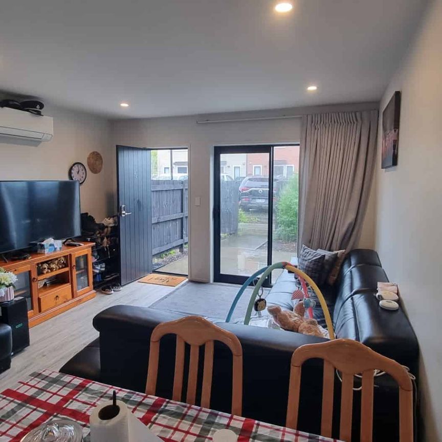 Near new 2 Bedroom Townhouse - Photo 1