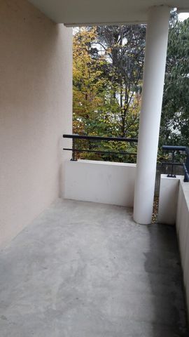 Location Appartement 2 pièces 46m² AUCH 32000 - Photo 3