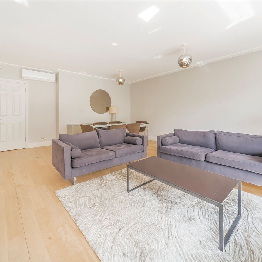 Queens Terrace, Little Venice, NW8, London - Photo 1