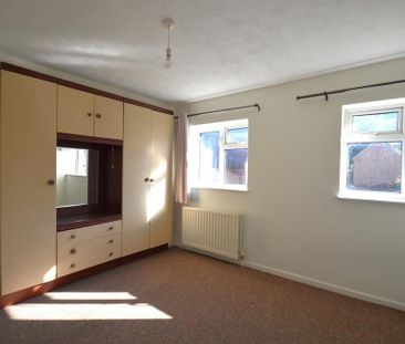3 bedroom semi-detached house to rent - Photo 3