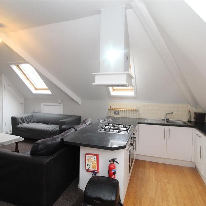 2 bedroom flat to rent - Photo 1