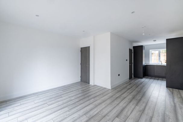 To Let 3 Bedroom House - Photo 1