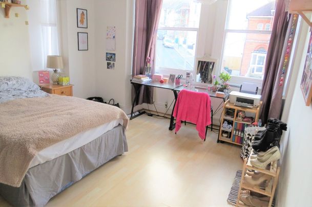 6 Bed Semi-Detached House, Hartington Road, BN2 - Photo 1