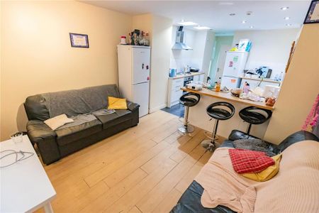 6 bedroom house to rent - Photo 2