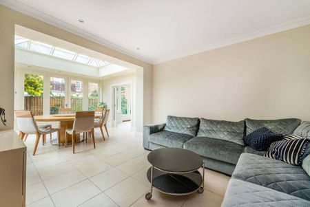 5 bedroom detached house to rent - Photo 3