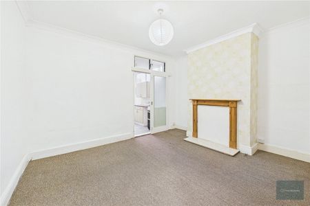 Glenmore Avenue, Stoke, Plymouth, Devon, PL2 - Photo 2