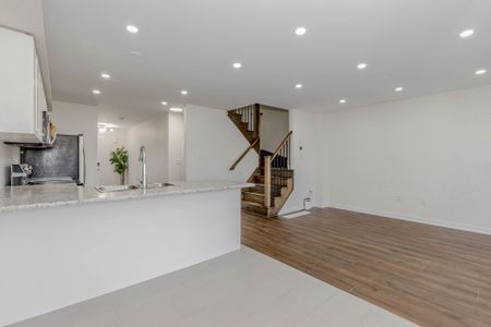 For Lease - 74 Pagebrook Crescent, Hamilton, Ontario - Photo 4