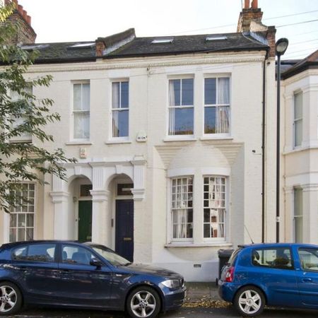 3 bedroom flat to rent - Photo 4