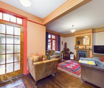 4 bedroom semi-detached house to rent - Photo 4