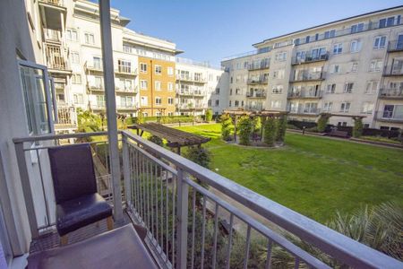 2 bedroom flat to rent - Photo 2