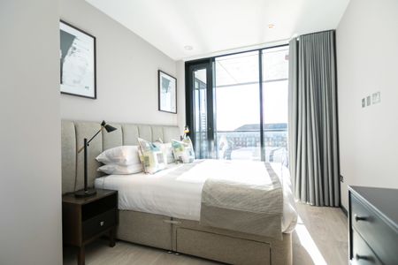 Water Facing Two bedroom apartment @ Opus, 6 Hanover Quay, Grand Canal Dock, Dublin 2. - Photo 4