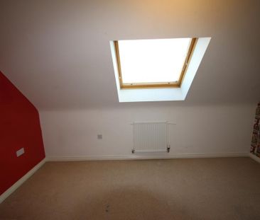 4 bedroom semi-detached house to rent - Photo 5