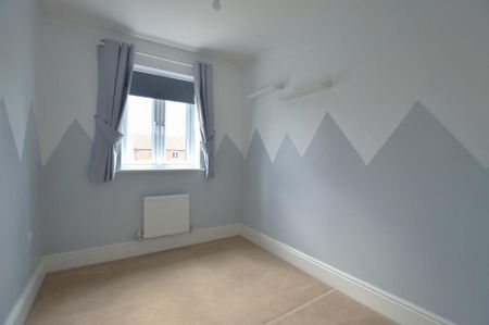3 bedroom semi-detached house to rent - Photo 3