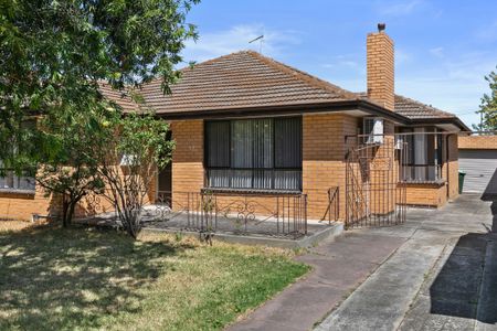 Spacious 3-Bedroom well located Home - Photo 3