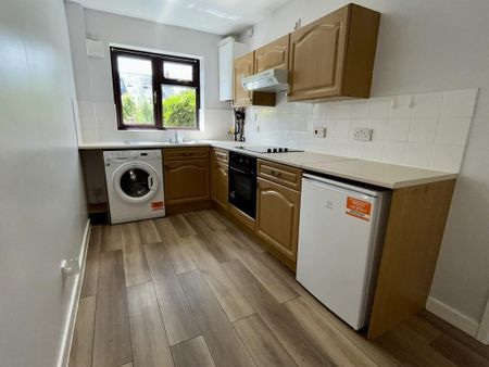 2 bedroom apartment to rent - Photo 4