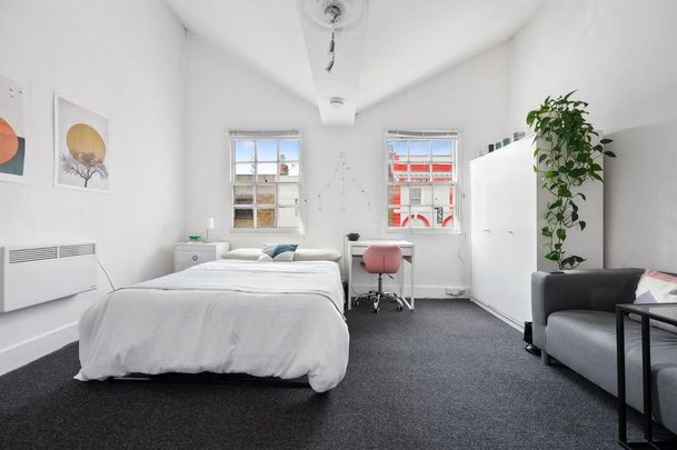 Studio to rent - Photo 1