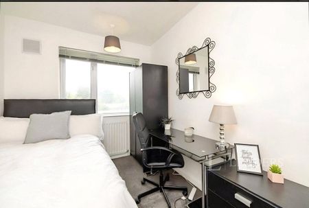 7 bedroom semi-detached house to rent - Photo 3