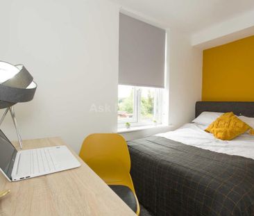 1 bedroom in a house share to rent - Photo 2