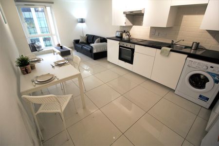 Flat 74, Samara Plaza, LS2 9DU, Leeds - Photo 2
