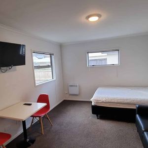 Grab A Room Early!! - Photo 2