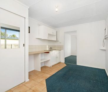 Space Galore - Photo 3