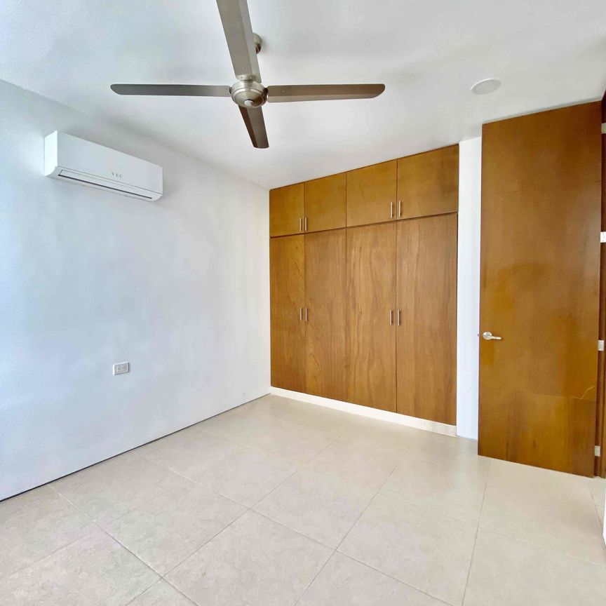 Townhouse de tres recámaras con piscina en privada, en Temozon Norte. - Photo 1