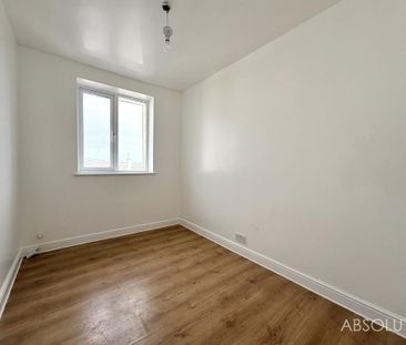 2 bedroom semi-detached bungalow to rent - Photo 4