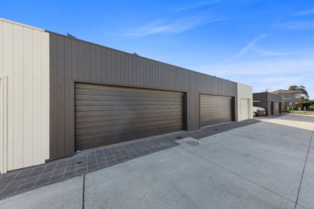 Stylish Slattery - Photo 3