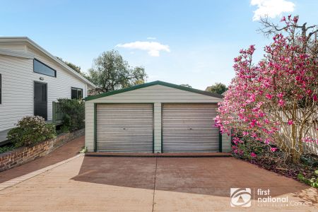 Centre of Town, House & Flat - Photo 4