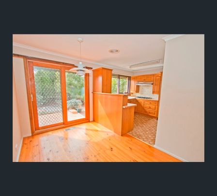 28 Rathdowne Cct, Melton West, Vic 3337 - Photo 1
