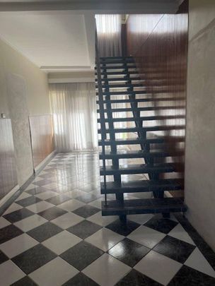 Upstairs 3 Bedroom Unit/Apartment close to all Amenities - Photo 1
