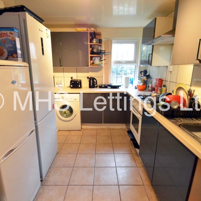 5 Bedroom Mid Terraced House for rent in Norwood Terrace - Photo 1