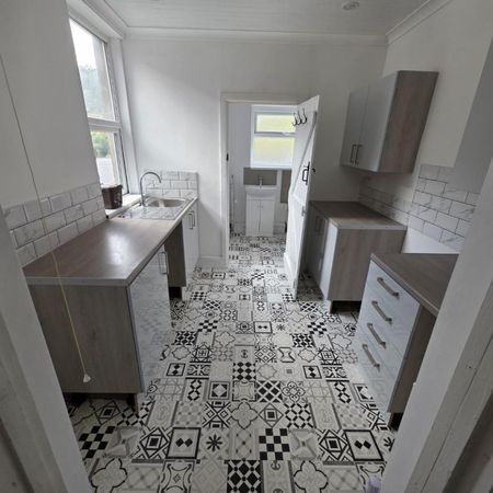 3 bedroom House To Let - Photo 5