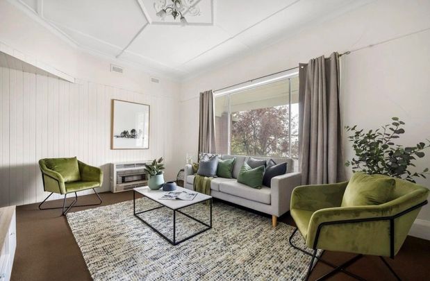 1/4 Rosebank Avenue, Strathmore VIC 3041 - Photo 1