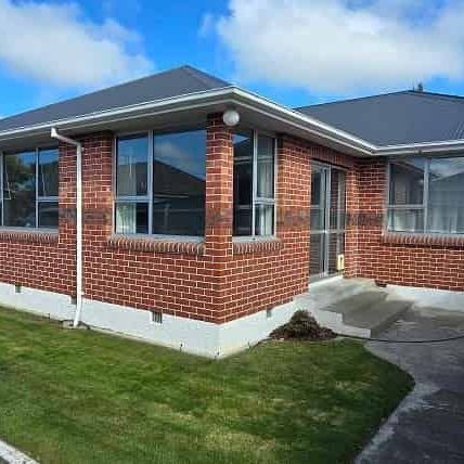 Spacious Tidy Family Home - Photo 1