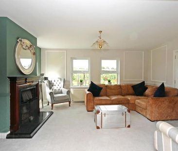 29 Mill Road West, Carryduff, Belfast, BT8 8HH - Photo 4