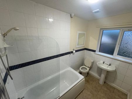2 bedroom flat to rent - Photo 3