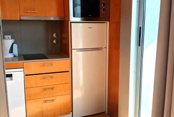 Furnished and equipped T0 flat next to Wisteria!