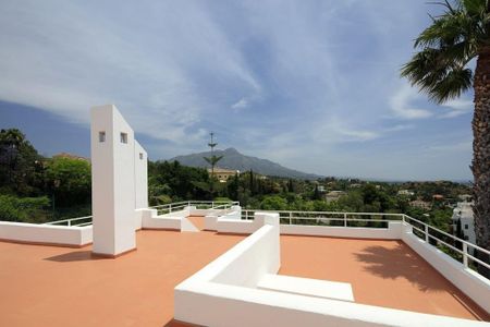 5 room luxury Villa for rent in San Pedro de Alcántara, Spain - Photo 4