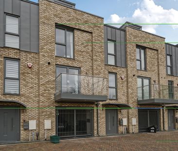 Town House to rent - Sevenoaks Road, Orpington, BR6 - Photo 4