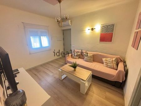 Alquiler de piso en Avenida de Cabo de Gata - Photo 2