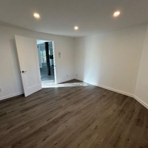 Grand 4 1/2 à louer Vieux Terrebonne - Photo 2