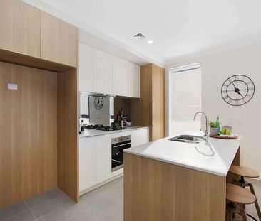 BRIGHT AND SPACIOUS FAMILY HOME !!! - Photo 3