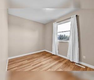 4 Bed 2 Bath Duplex North Edmonton For Rent - Photo 1