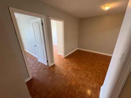 For Lease - 341 Lakeshore Road Unit# 2, Oakville, Ontario - Photo 2