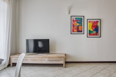 Cozy single room with terrace and window in Milan - Photo 2