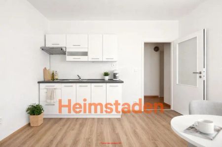 Pronájem bytu 1+kk 28 m - Fotografie 2