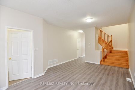For Lease - 14 Herzberg Gardens, Toronto, Ontario - Photo 3