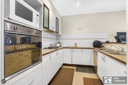 Exquisite Corner Townhouse on the Park (Alamanda School Zone) - Photo 3