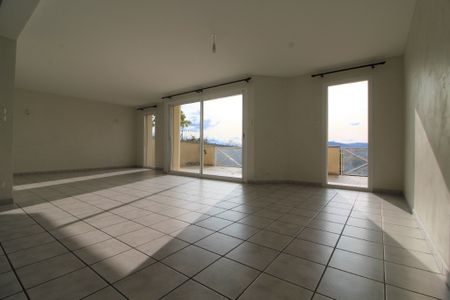 Location Maison 5 pièces 118m² - Photo 2